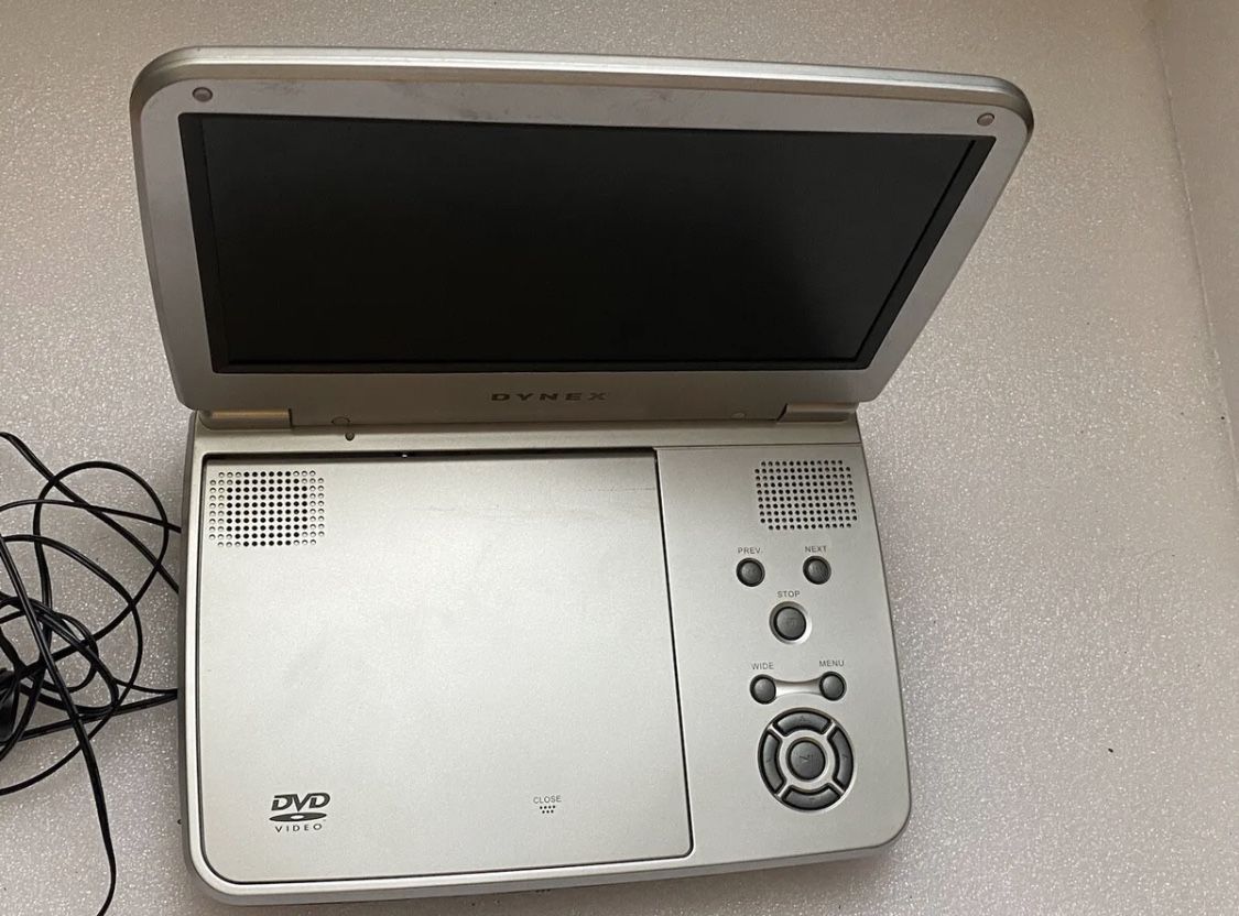 DVD PLAYER DYNEX 9" Portable DVD Player DX-PDVD9 with Car Cable