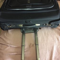 Travelpro Crew 7 Black 50" Wheeled Traditional Garment Bag Luggage