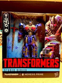 Transformers Studio Series Leader Class Nemesis Prime action figure from "The Last Knight" movie