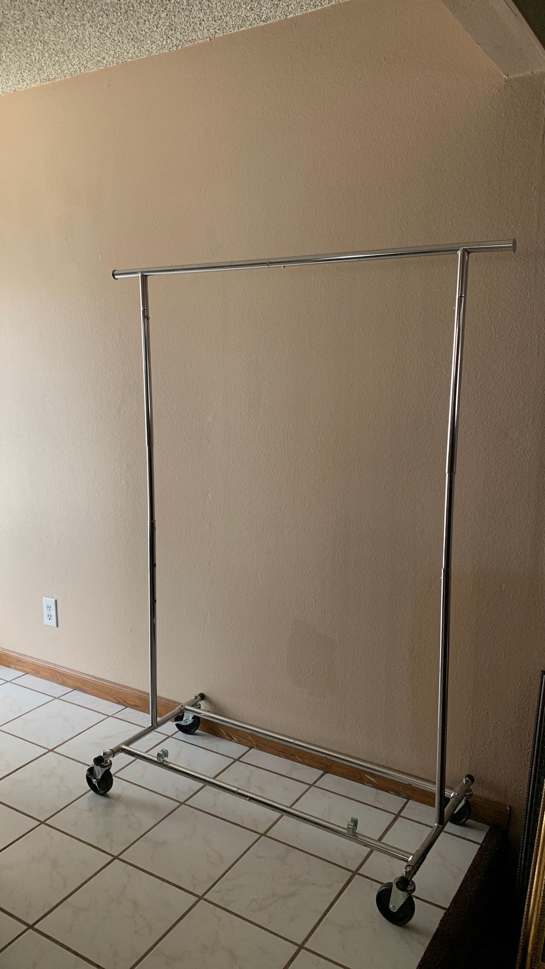 Double rail clothing rack