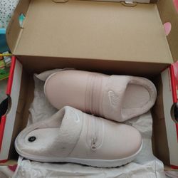 Clothes/Nike Slippers/Mat Puzzle..More