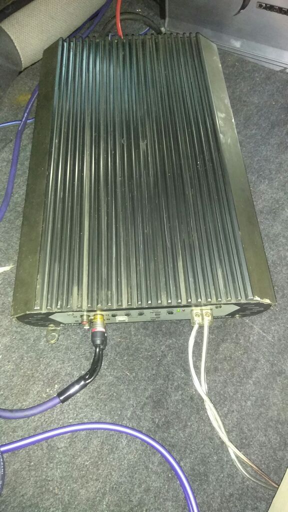 $75 - KOLE AUDIO QX1 3000 WATTS CLASS D MONO BLOCK BASS AMPLIFIER!!!