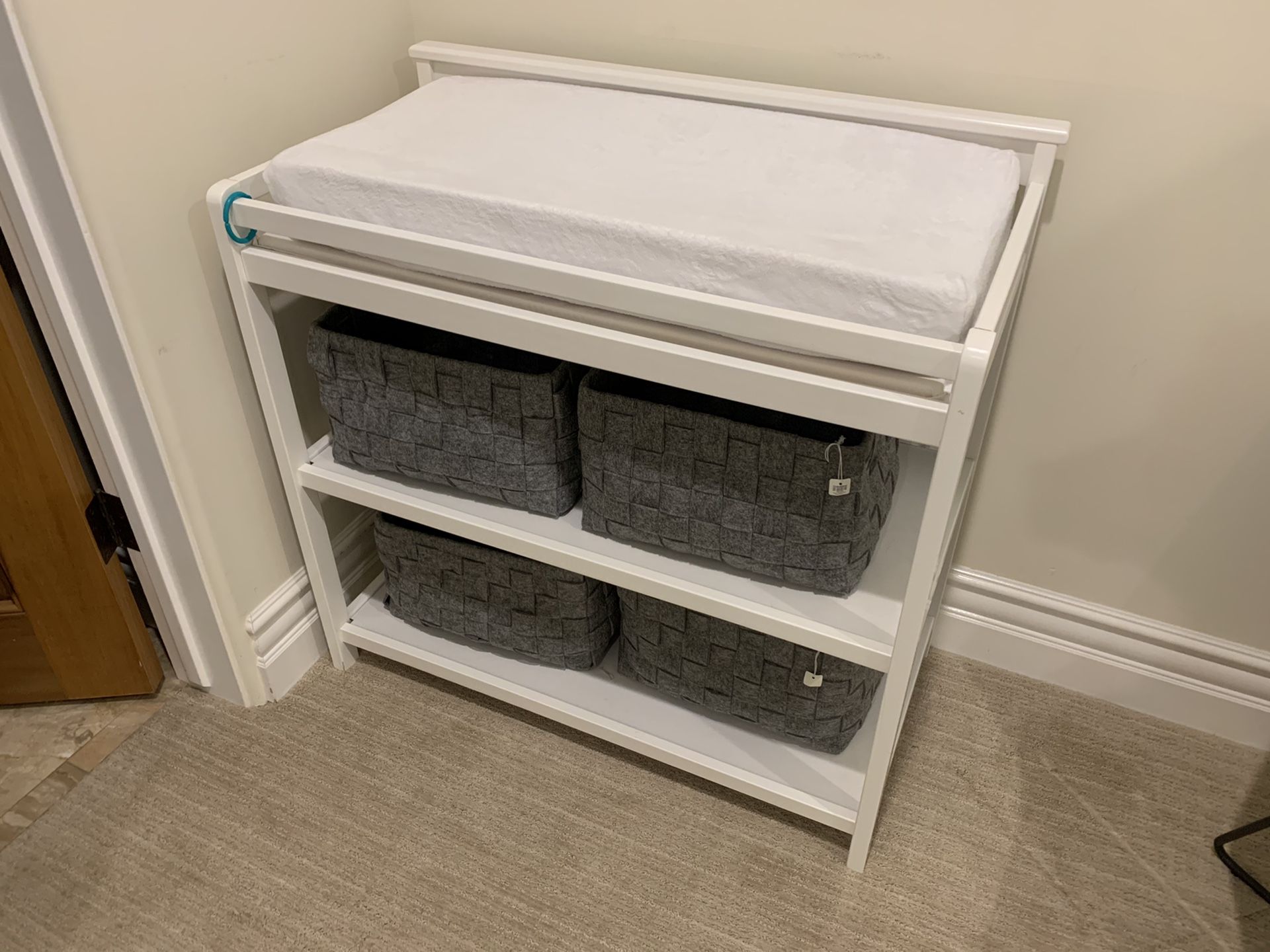 Baby changing table + changing pad + cover