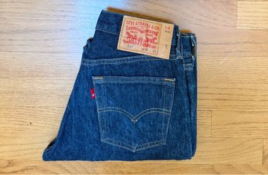 Levi’s 501 blue jeans, straight leg