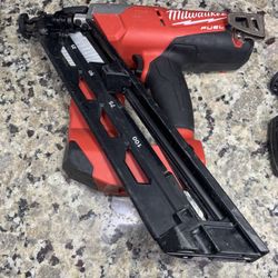 MILWAUKEE NAILER 