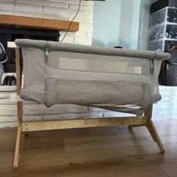 Bedside bassinet 