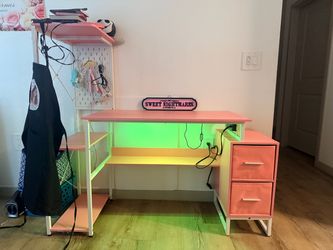 Pink kids desk