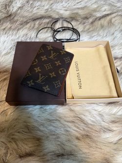 Authentic passport Louis Vuitton