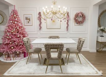 New !!! Dining Table with Bubble Chairs