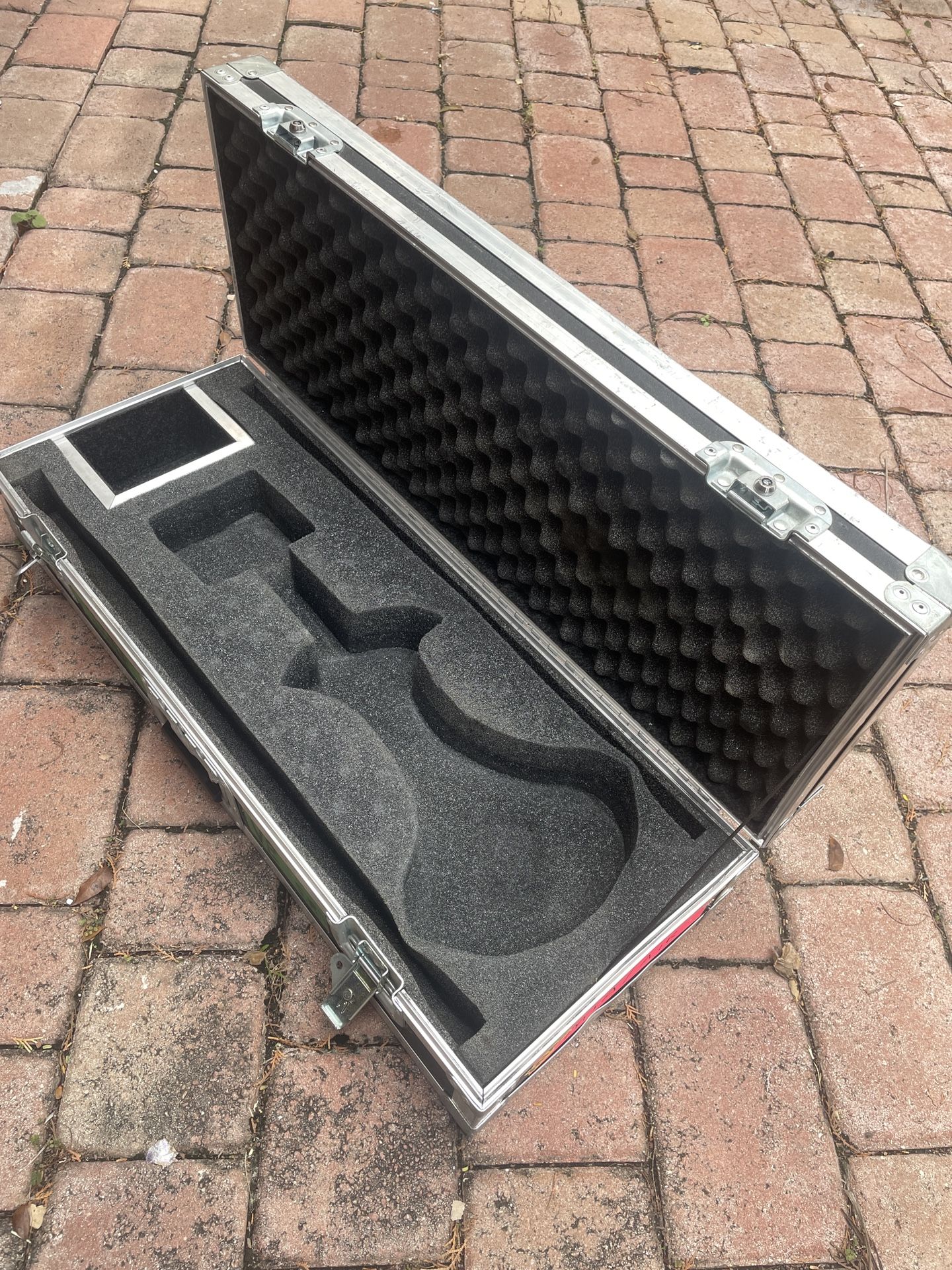 Hard Travel Tour Case For Electric Zeta Violín. Great Condition.