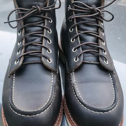 Red wing moc toe 8890 Charcoal ruff and tuff leather. Size 9.5 D