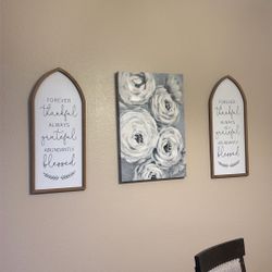 Farmhouse Wall Art Set of 3 – Arched Inspirational Frames + Floral Canvas