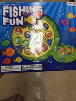 NWT fishing toy batteries operated