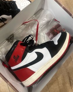 Jordan retro 1. Black toe ! Size 11.5