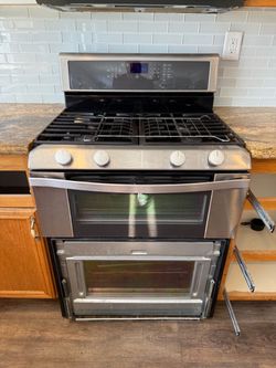 Whirlpool 33 in gas stove