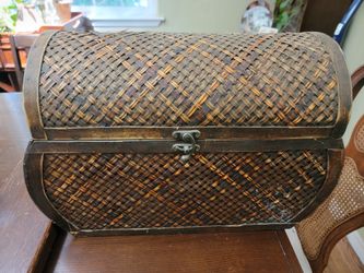 Distressed Wicker Storage Chest
