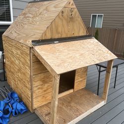 Heavy Duty Insulated Dog House