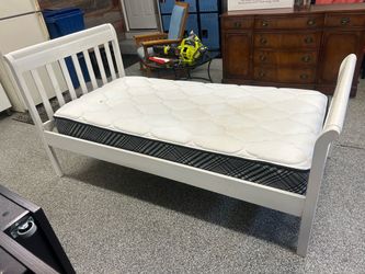 Twin size mattress, and wooden bed frame