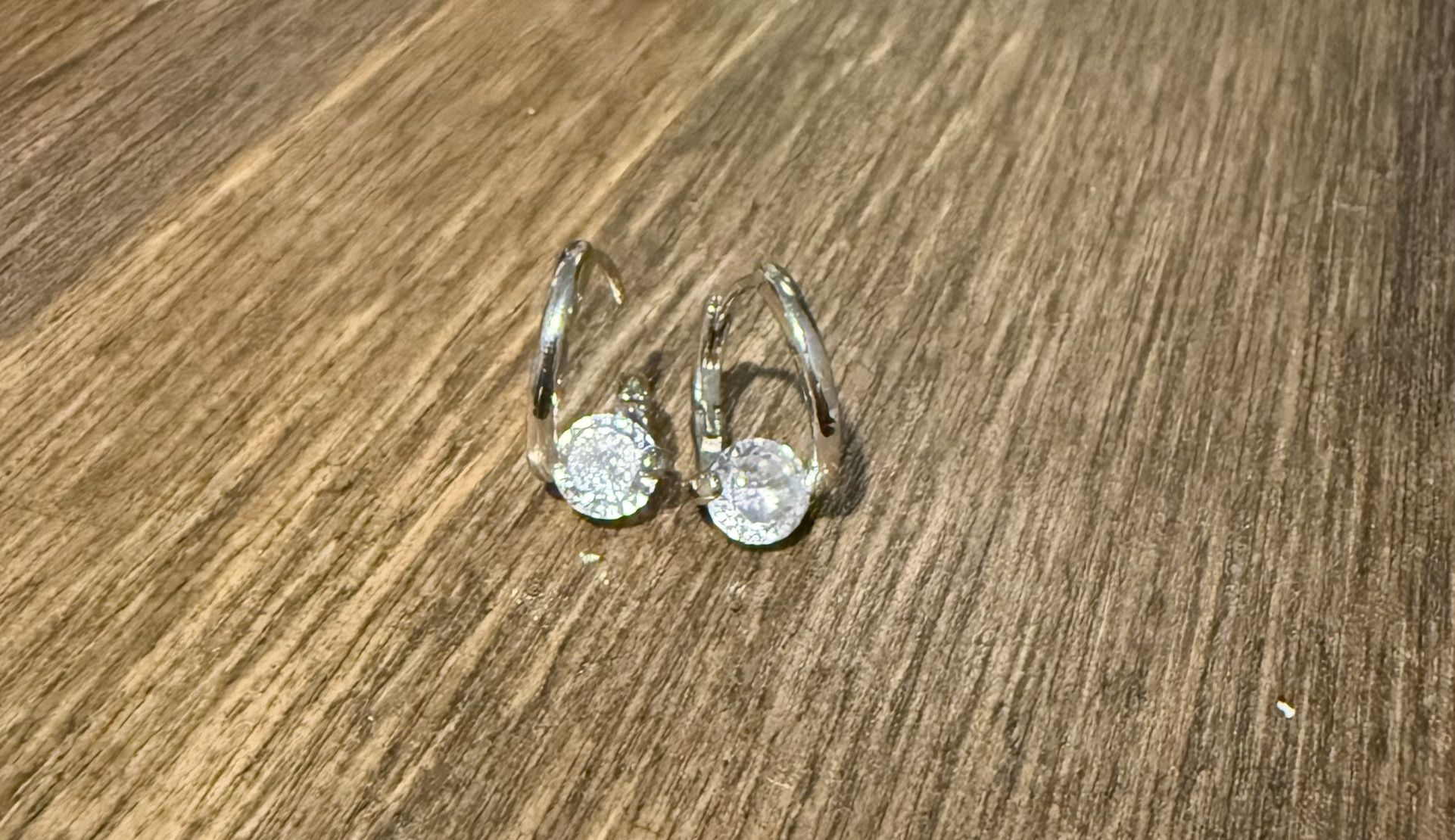 One carat diamond earrings