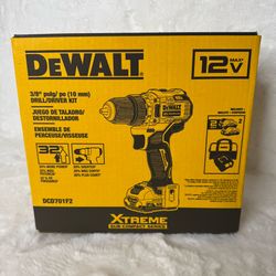 DEWALT XTREME 12V max 1/4" Cordless Impact Driver 2 Battery Charger Bag DCF801F2