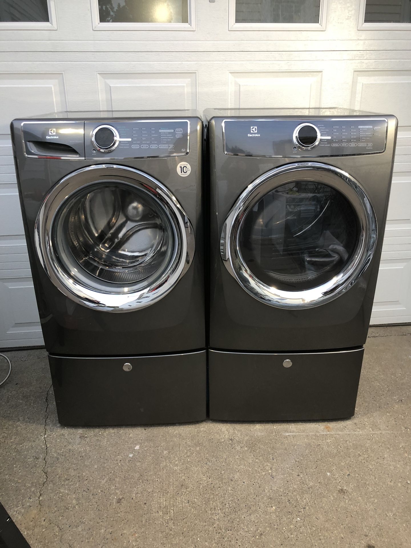 Electrolux XL Washer & Dryer w/ Steam & Pedestals