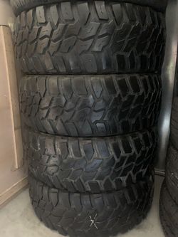 Set Of Used Tires 35x12.5/15 Mud Tires