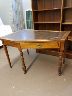 Antique Young Hinkle table $40