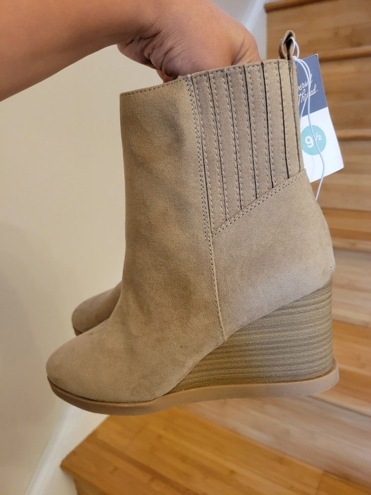 Brand New Womens Boot Size 9.5