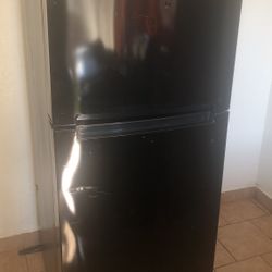 Whirlpool Apartment Size Refrigerator, Works Great! 