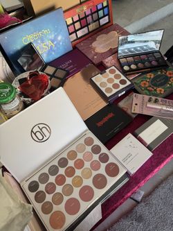 Make Up And Jewelry $1