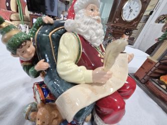 MEMBERS MARK 2006 CHRISTMAS "PORCELAIN SANTA SCENE", SANTA, CLOCK, & FIREPLACE