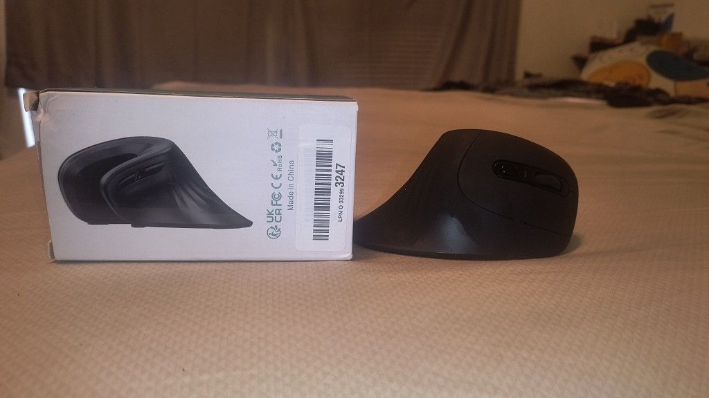 MV045 Wireless Bluetooth Ergonomics Vertical Mouse Black