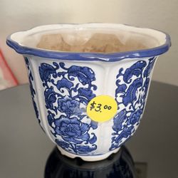 Lovely Blue And White Porcelain Pot