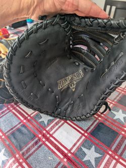 Rawlings Catchers Mitt RFBRB 12.5 Inch Broken In Right Hand Throw Baseball Glove.
