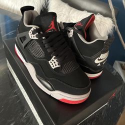 Jordan 4 bred Size 8