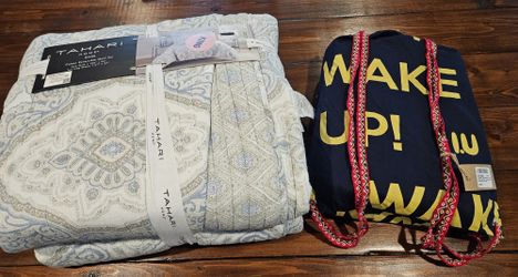 New King LUXURY SHEET SET & REVERSIBLE QUILT SET. Retails $180