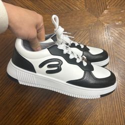 NWT Bebe girls Sneakers size 3