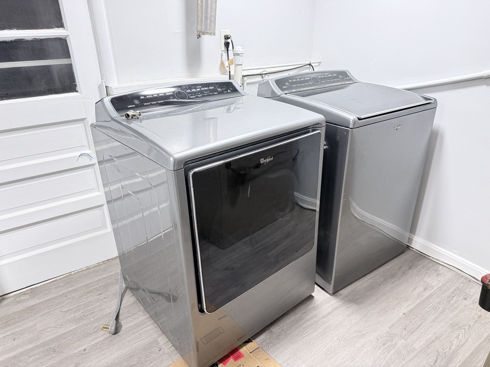 Whirlpool Washer & Dryer.