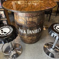 Jack Daniel Barrel Tables With Harley Davidson Bottle Cap Stools