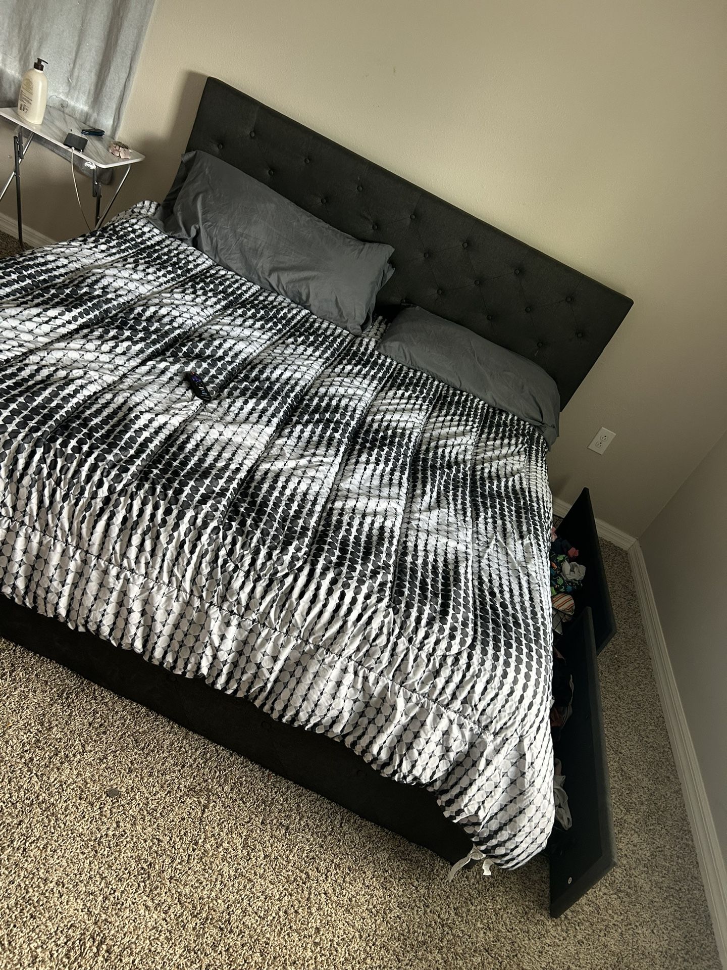 King Size Bed Frame w/ 4 Storage Drawers