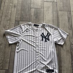 Nike New York Yankees MLB Baseball Jersey White Navy Officially Licensed Size S