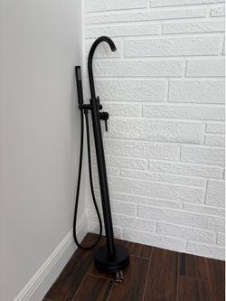 Freestanding Tub/Shower Valve