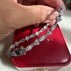 925 Sterling silver Cz tennis bracelet, Marquis cut and round cut stone all around , 7.25 in. , double safety latch w/ slide lock , marked 925 Cz , go