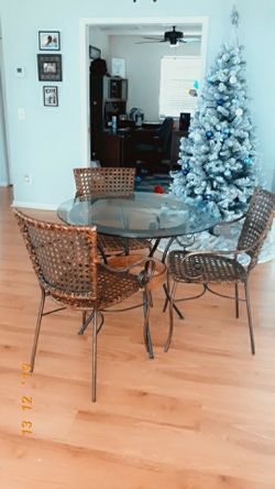 Dinning table