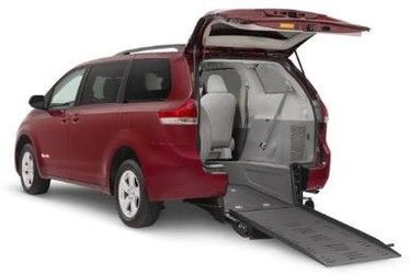 Wheelchair van ramp