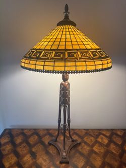 Rare Vintage Quoizel Greek Key Tiffany Style Stained Glass Lamp