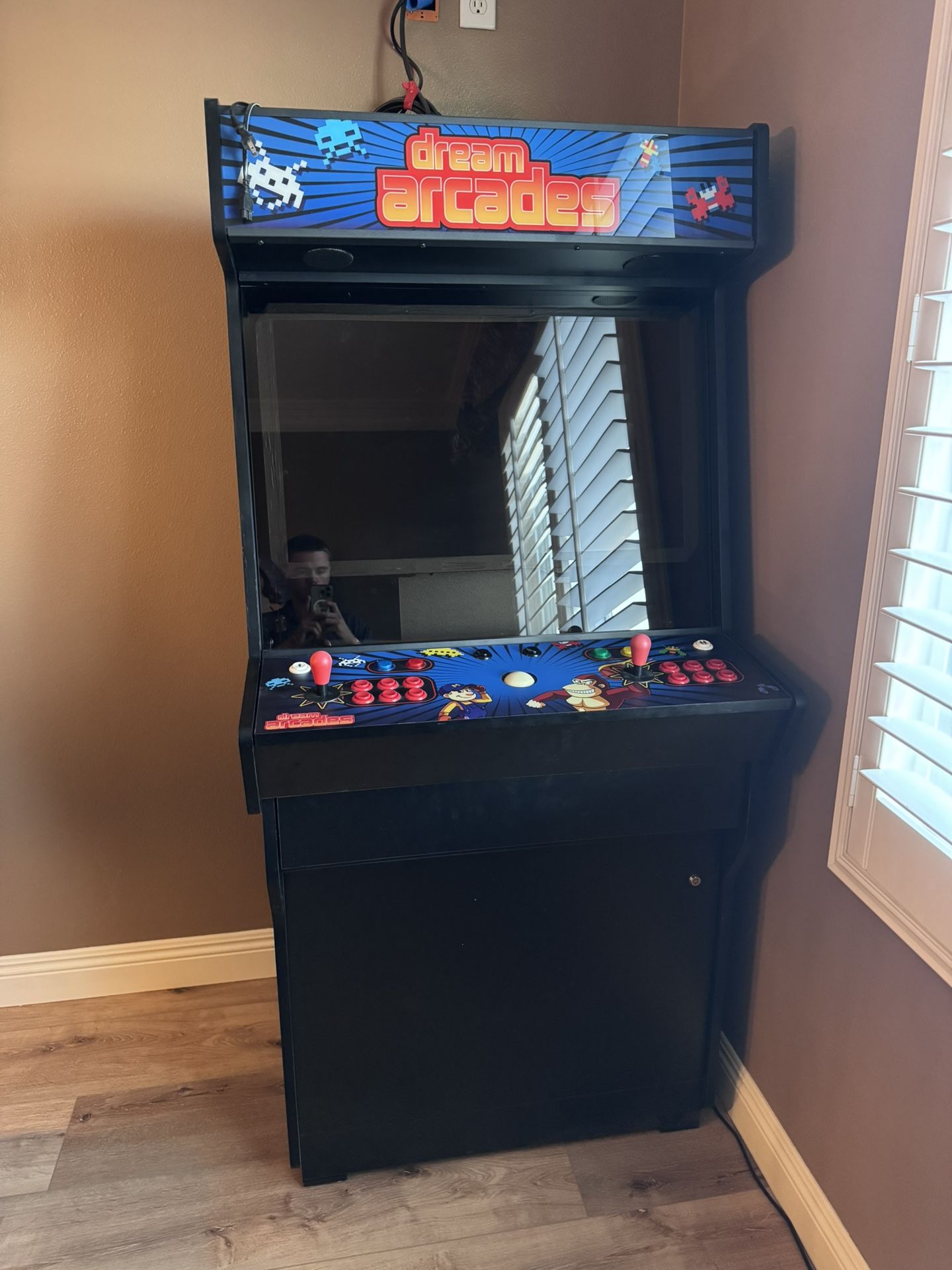 Dream Arcades Full-Size Retro Arcade Machine – 100+ Classic Games