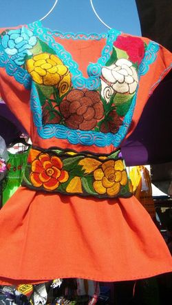 Blusa con Flores bordadas