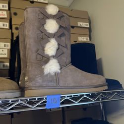 SIZE 10 KOOLABURRA UGGS