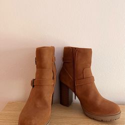 Used brown boots